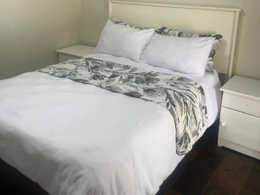 Karee Guesthouse Thabazimbi Bilik gambar